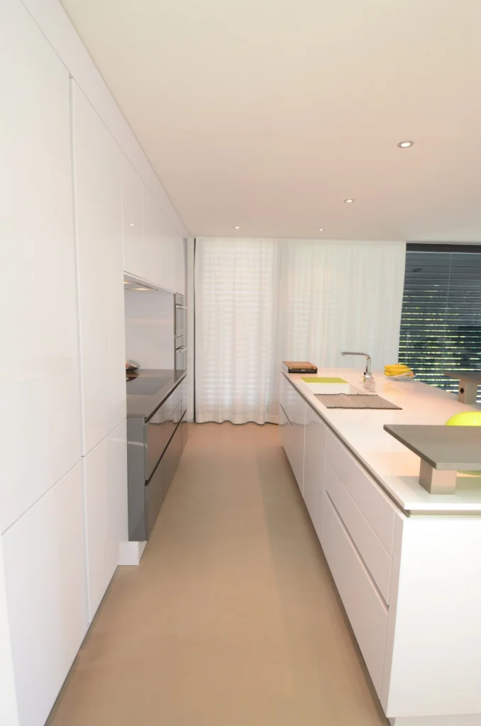 Spirituelles Wohnen in der Schweiz – Garderobe, Innenarchitektur Manuela Bross (Bild 7)