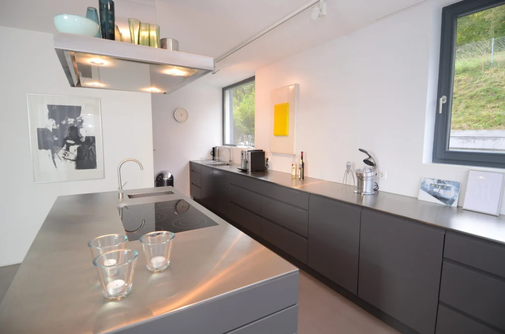 Moderne Wohnküche in Freiburg – Kochen, Innenarchitektur Manuela Bross (Bild 6)