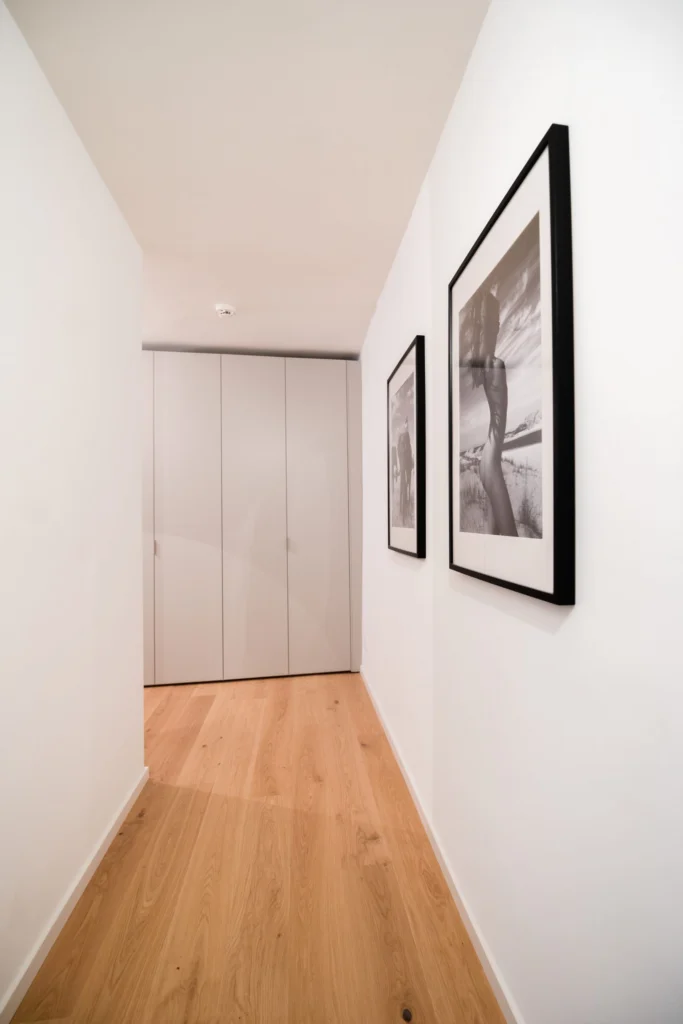 Clean Chic Schwabing – Garderobe, Innenarchitektur Manuela Bross (Bild 7)