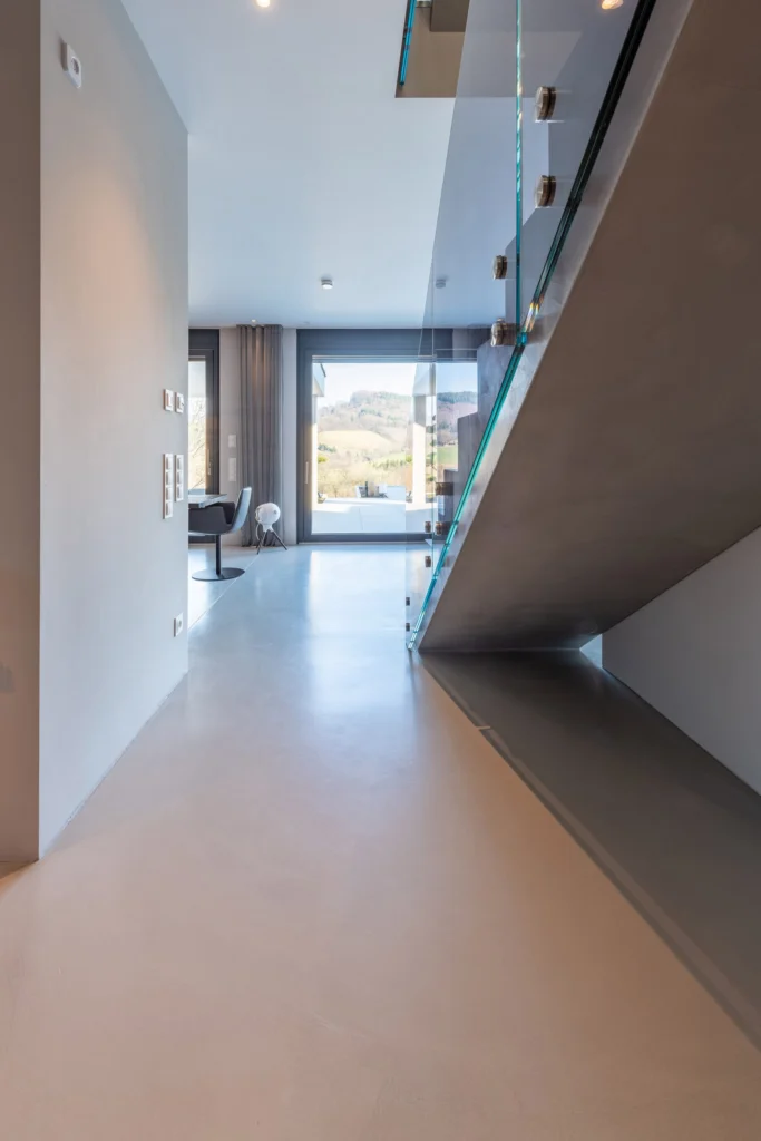 Moderne Schwarzwald Villa mit Ausblick – Ankleide, Innenarchitektur Manuela Bross (Bild 11)