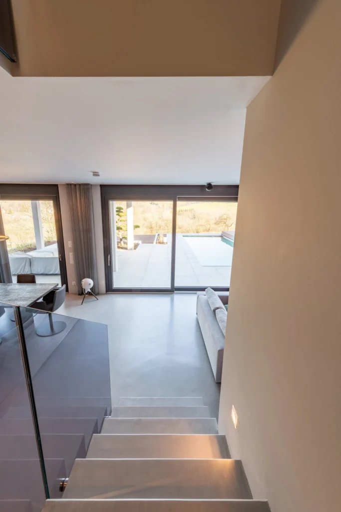 Moderne Schwarzwald Villa mit Ausblick – Ankleide, Innenarchitektur Manuela Bross (Bild 13)