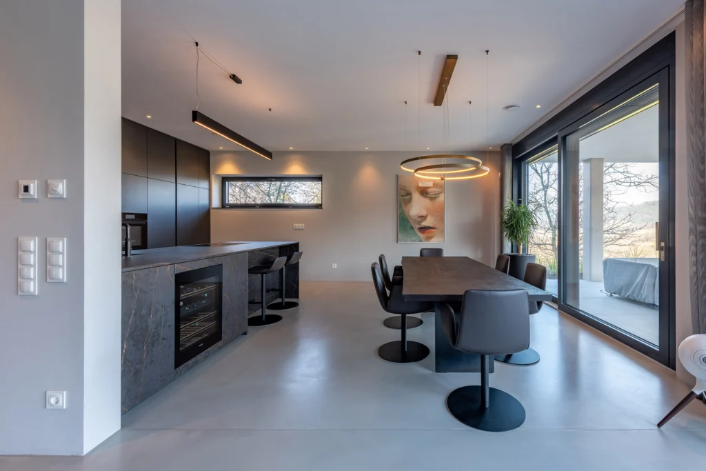 Moderne Schwarzwald Villa mit Ausblick – Ankleide, Innenarchitektur Manuela Bross (Bild 9)