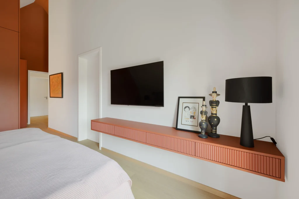 Farbenfrohes Stadthaus Gräfelfing – Ankleide, Innenarchitektur Manuela Bross (Bild 7)