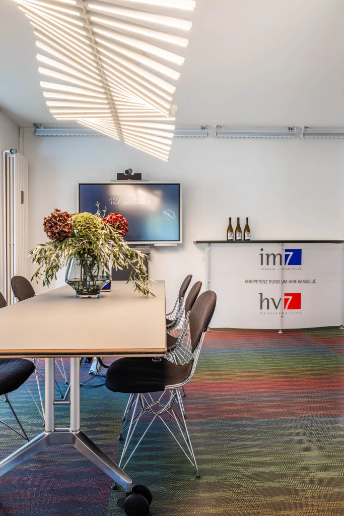 Ausgefallenes Maklerbüro in Gräfelfing – Arbeiten, Innenarchitektur Manuela Bross (Bild 8)