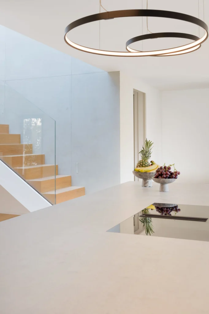 Küche in Bauhausvilla Emmering – Kochen, Innenarchitektur Manuela Bross (Bild 17)