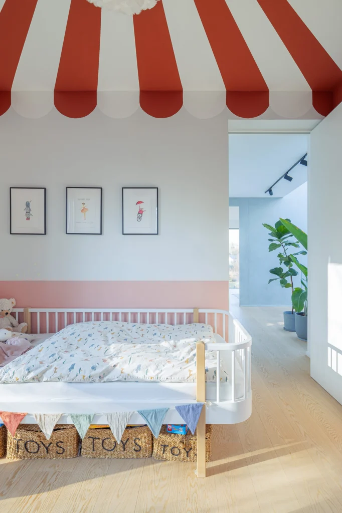 Manege frei! Kinderzimmer in Bauhausvilla – Kinder, Innenarchitektur Manuela Bross (Bild 5)