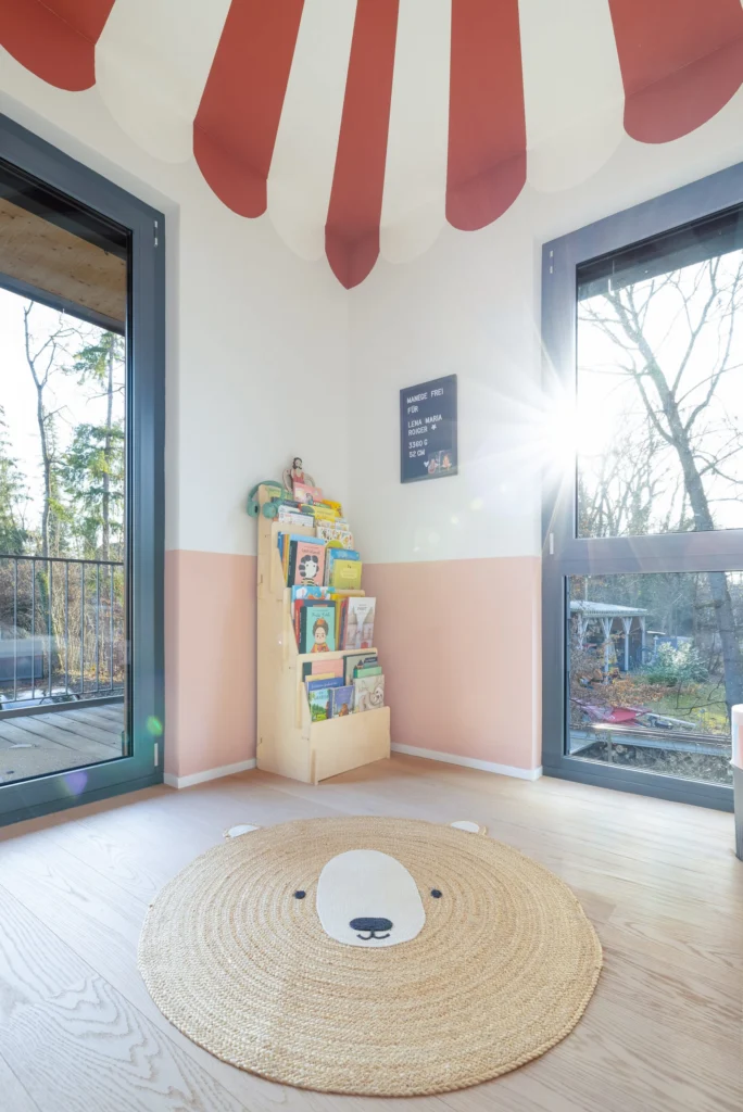 Manege frei! Kinderzimmer in Bauhausvilla – Kinder, Innenarchitektur Manuela Bross (Bild 6)