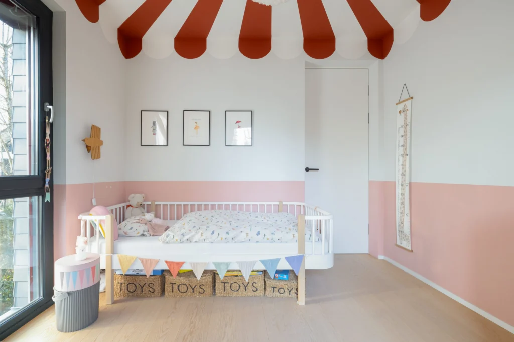 Manege frei! Kinderzimmer in Bauhausvilla